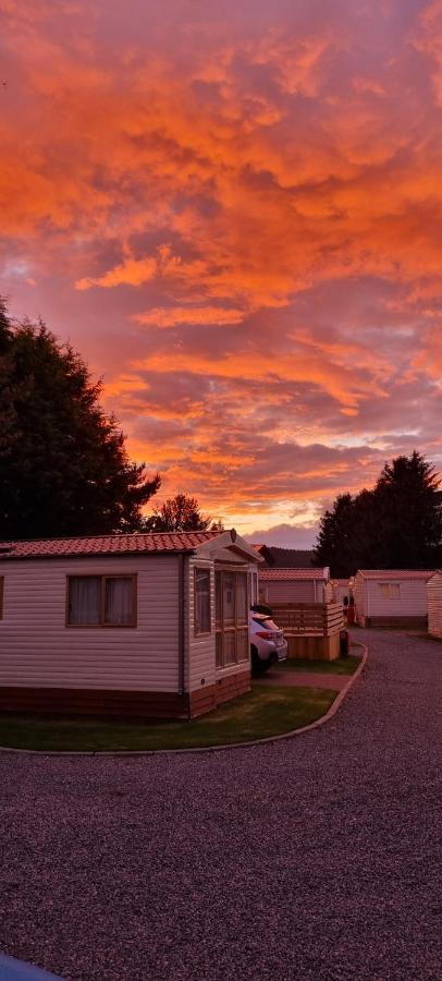 The Wee Hoose Hotel Boat of Garten Exterior photo